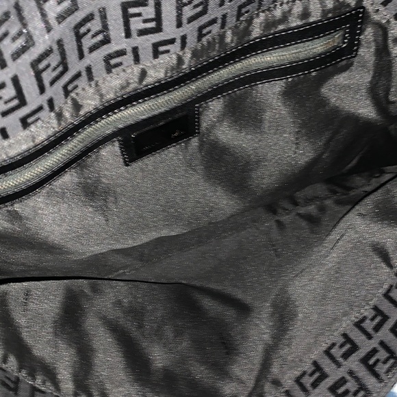 A black Fendi tote bag - Picture 6 of 10